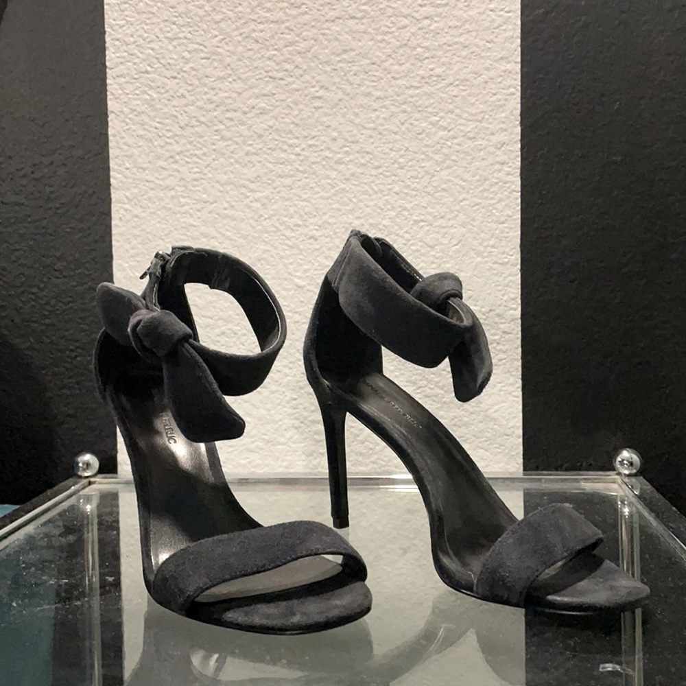 Banana Republic Navy Blue Heels Size 6.5